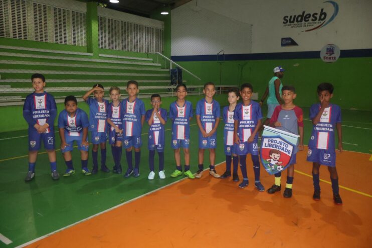 Prefeitura de Eunápolis promove finais do futsal de base com destaque para as categorias sub-8 e sub-10 10