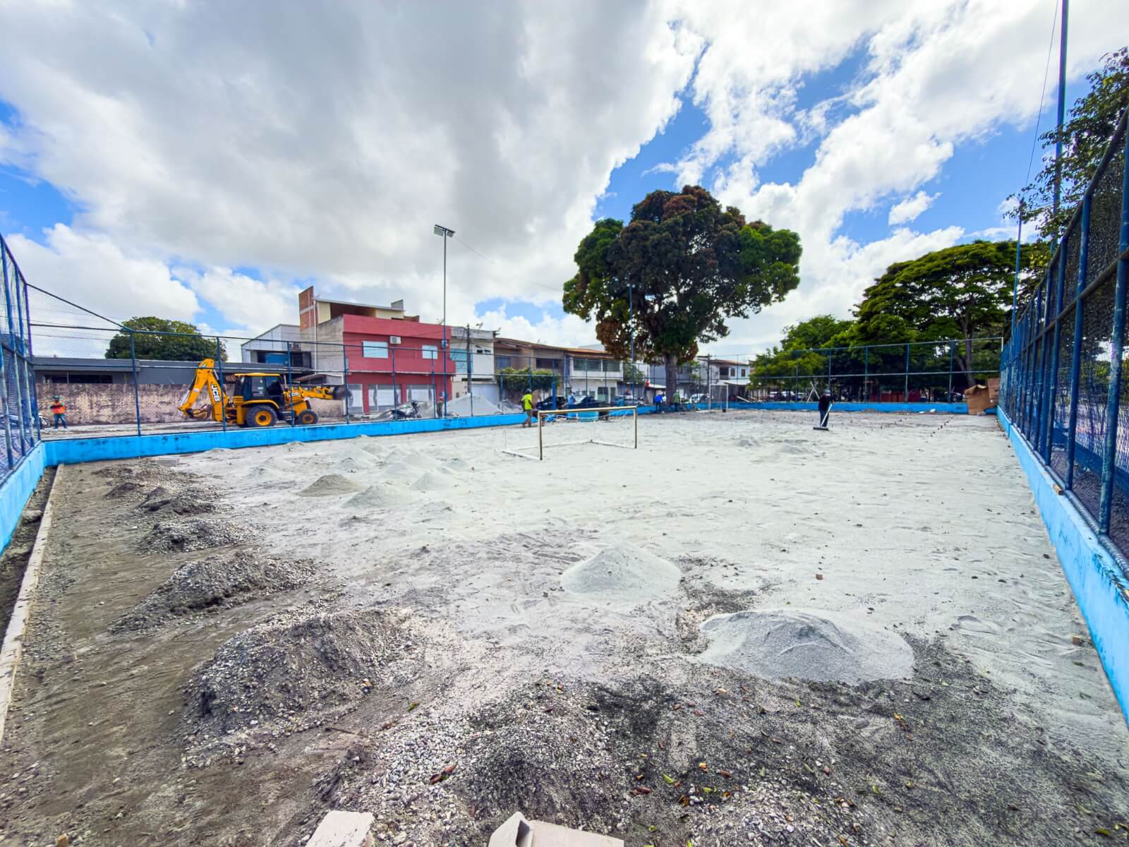 Prefeitura de Eunápolis investe na requalificação de praças e modernização das quadras esportivas 8