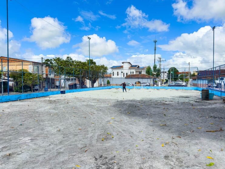 Prefeitura de Eunápolis investe na requalificação de praças e modernização das quadras esportivas 15