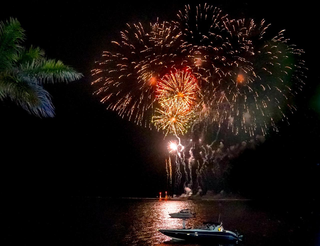 Chiclete com Banana comanda a virada e leva multidão à Passarela da Cultura em Porto Seguro 5