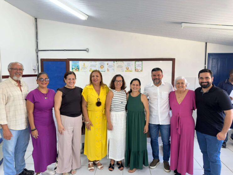 Prefeitura de Porto Seguro e APAE definem ações para fortalecer políticas de proteção à infância Prefeitura de Porto Seguro e APAE definem ações para fortalecer políticas de proteção à infância 4