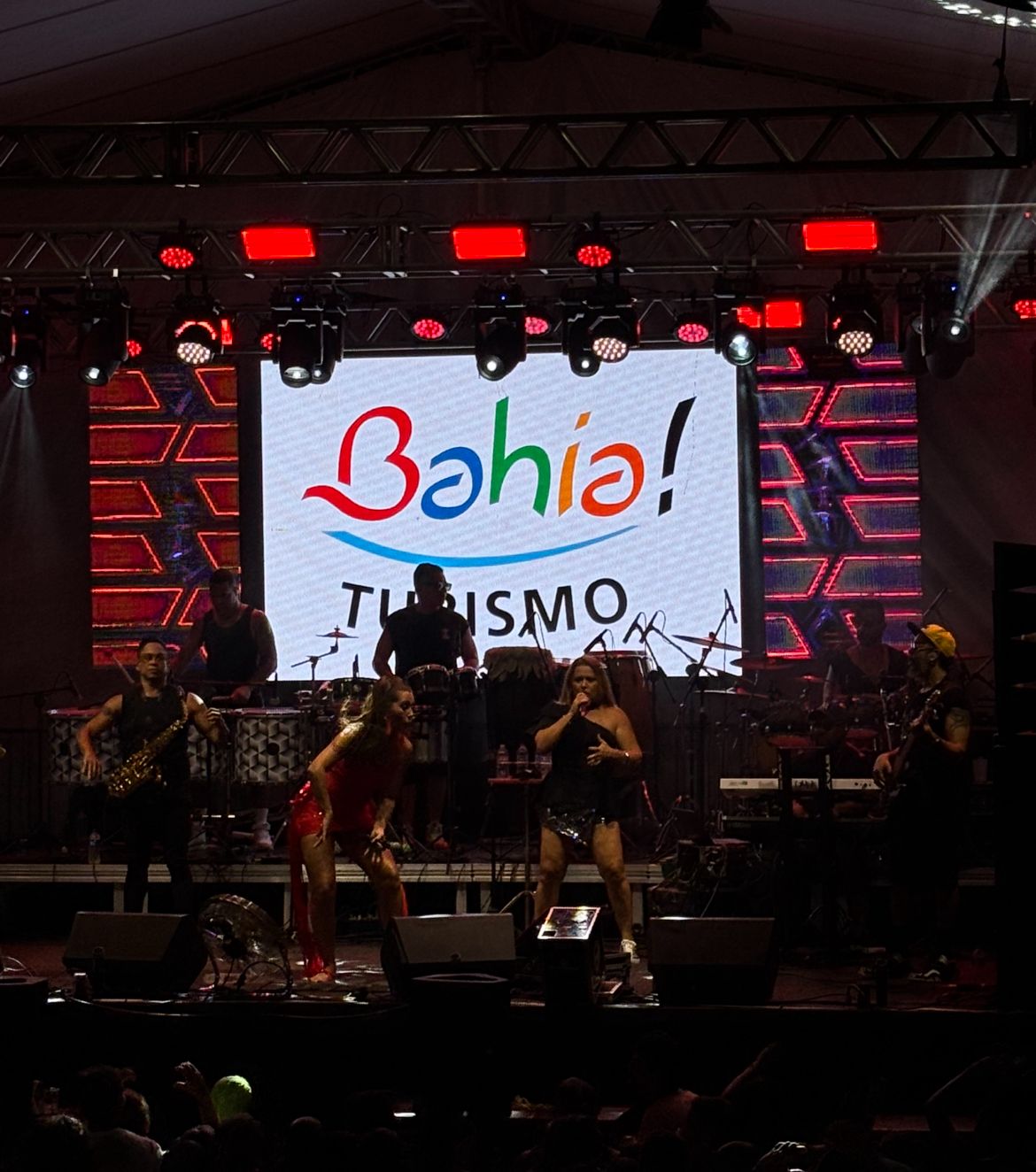 Quarta do Cheiro lota a Praça Neguinho do Samba no Pelourinho, em Salvador 6