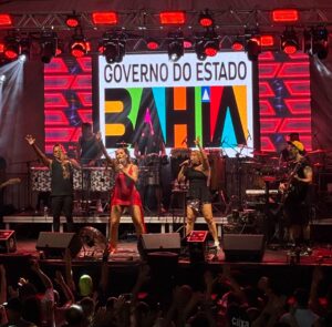 Quarta do Cheiro lota a Praça Neguinho do Samba no Pelourinho, em Salvador Quarta do Cheiro lota a Praça Neguinho do Samba no Pelourinho, em Salvador 1