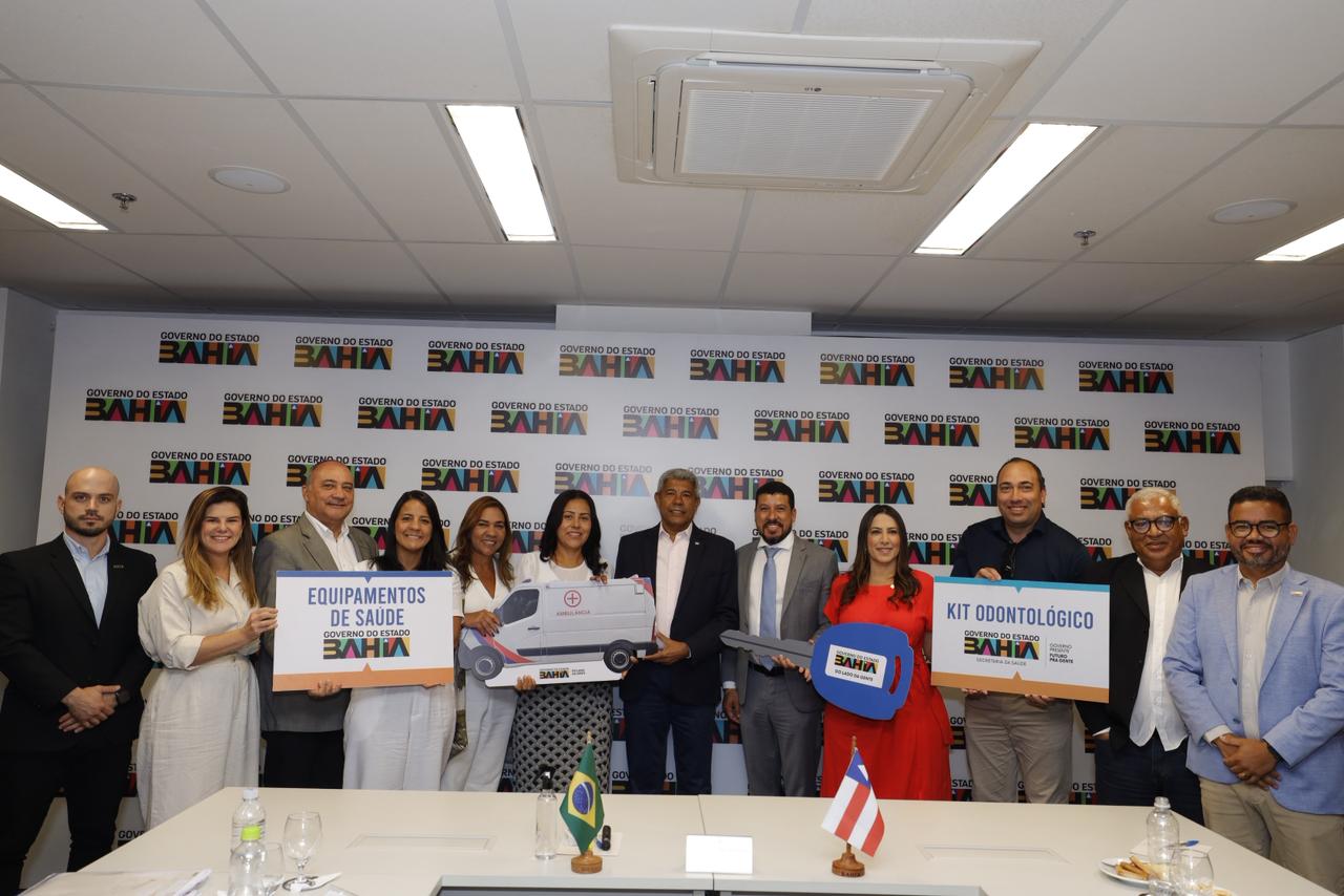 Deputada Cláudia Oliveira entrega ambulância, veículo para TFD e reforça investimentos na saúde de Itabela 6