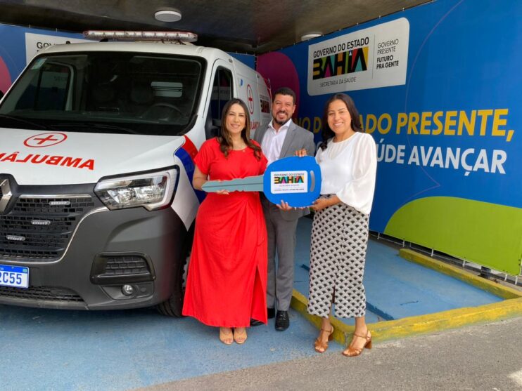 Deputada Cláudia Oliveira entrega ambulância, veículo para TFD e reforça investimentos na saúde de Itabela Deputada Cláudia Oliveira entrega ambulância, veículo para TFD e reforça investimentos na saúde de Itabela 4