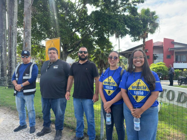 WhatsApp Image 2026-01-23 at 14.44.04 (1) Monitores garantem segurança dos pedestres na travessia das faixas 19