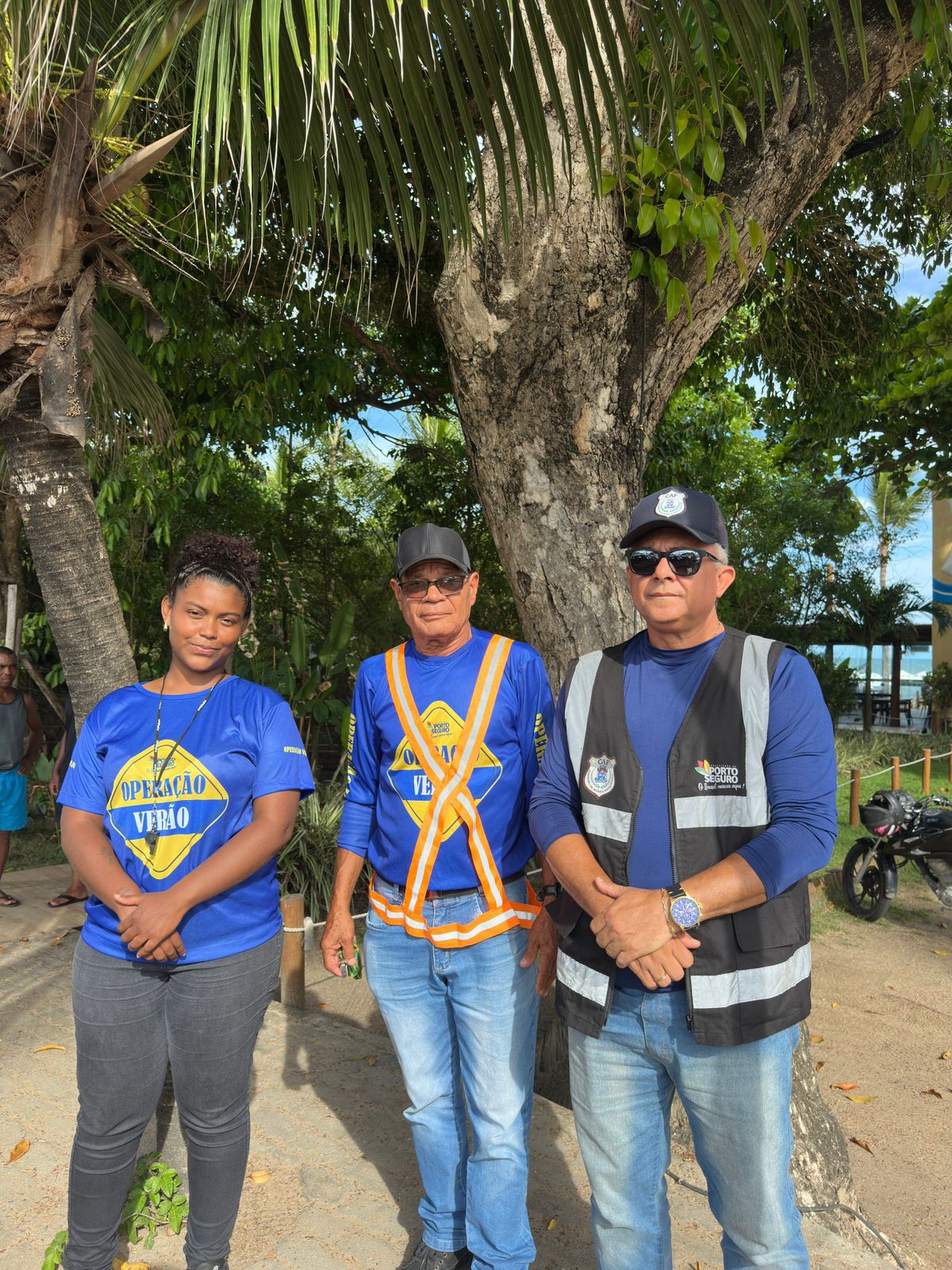 Monitores garantem segurança dos pedestres na travessia das faixas 5