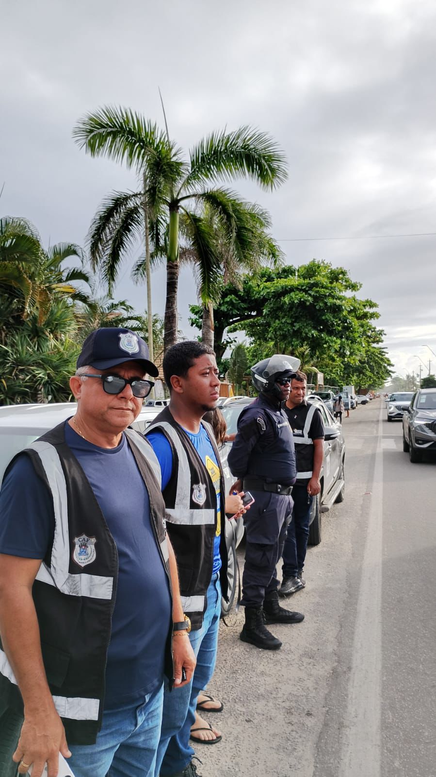 Monitores garantem segurança dos pedestres na travessia das faixas 6