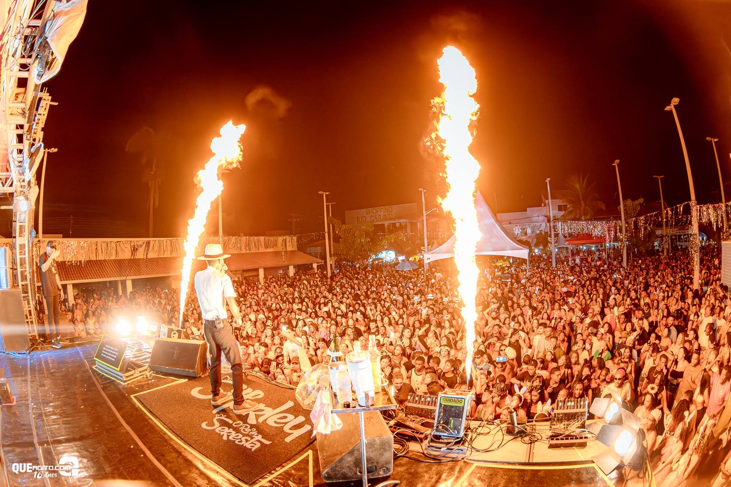 Carnaval de Caravelas 2026 tem noite histórica com show de Silfarley 8