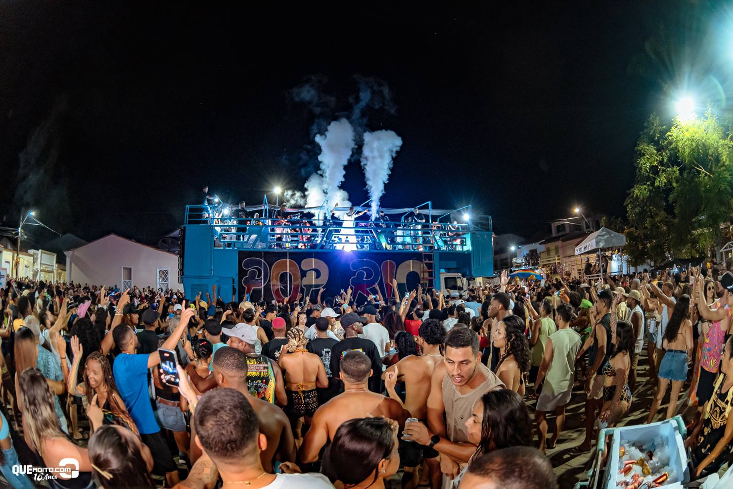 Papazoni leva multidão ao delírio em arrastão no Carnaval de Caravelas 4