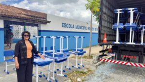 Prefeitura de Eunápolis entrega novo mobiliário nas escolas municipais. Início das aulas acontece em 23 de fevereiro 1