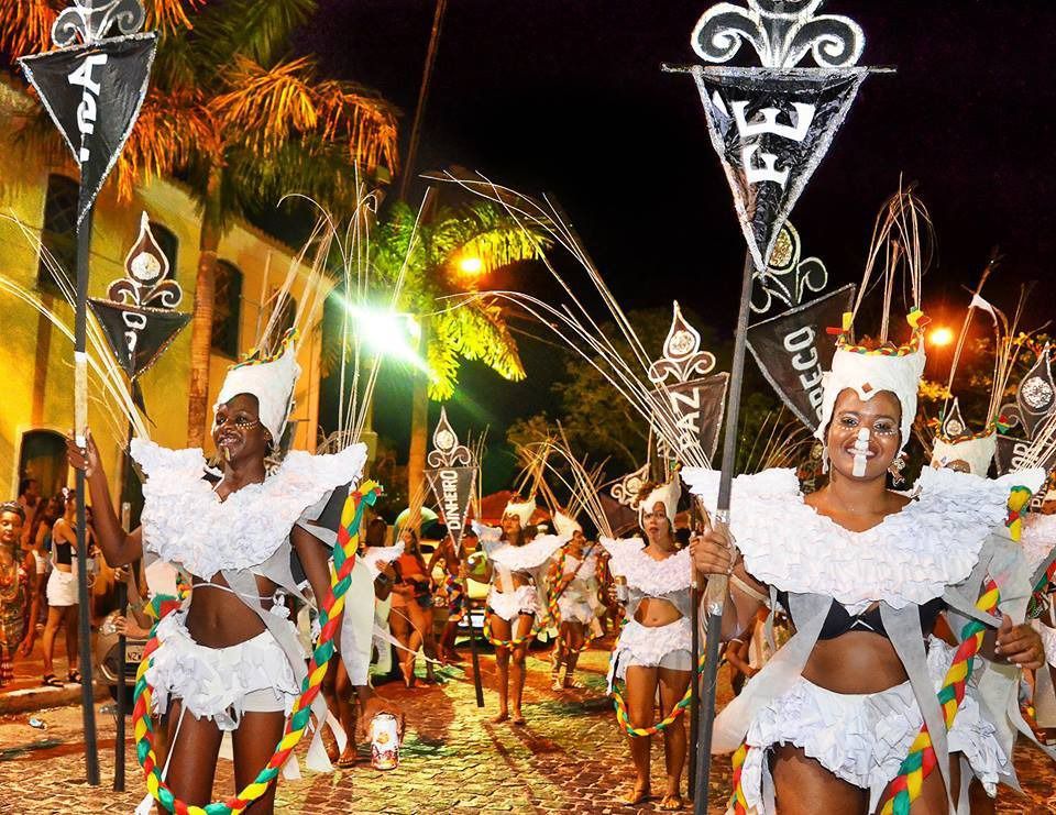 Bloco Brasil Chama África abre o Carnaval de Porto Seguro com cortejo cheio de ritmo 5
