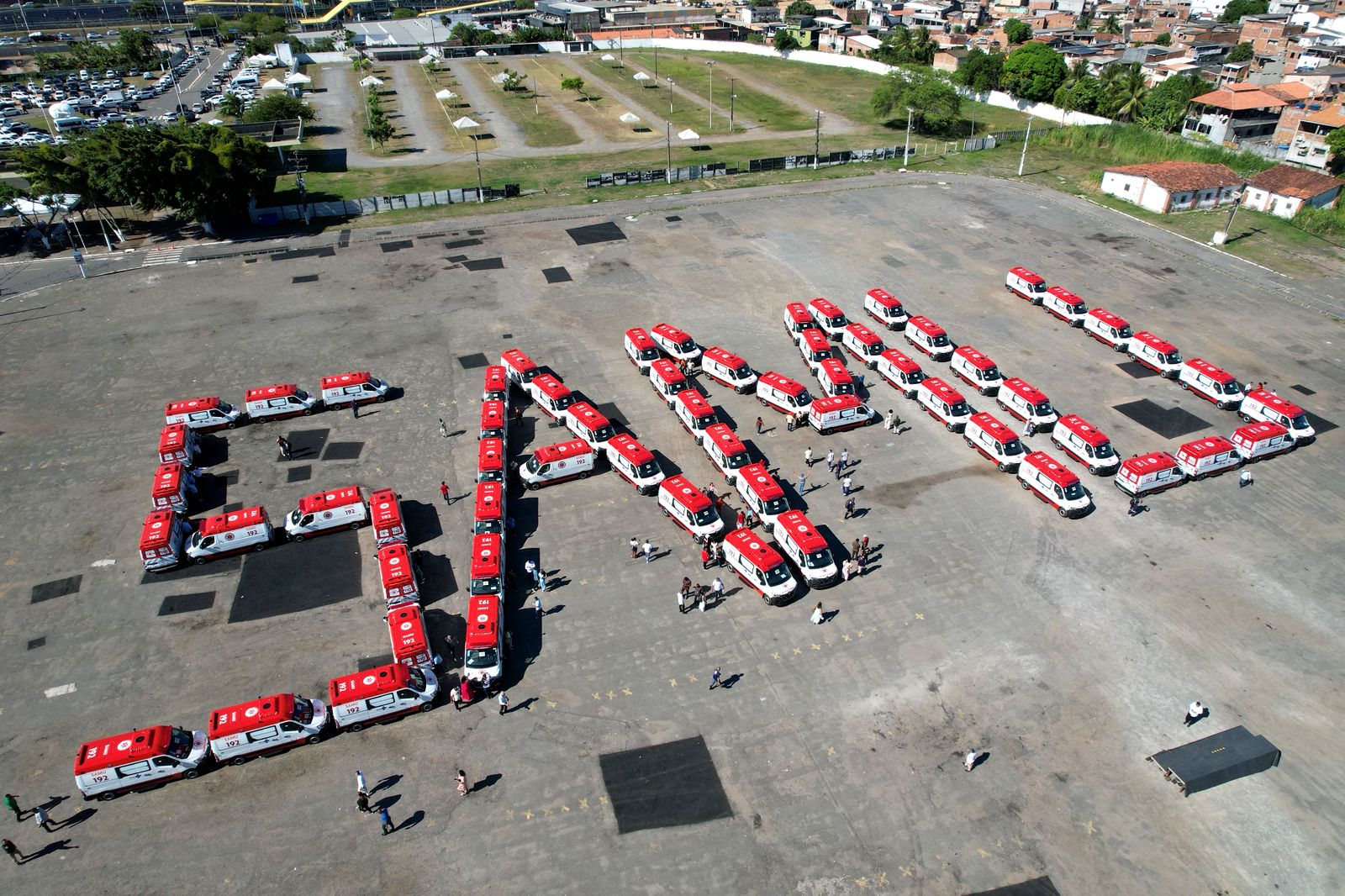 Deputada Cláudia Oliveira recebe ambulância e equipamentos para reforçar a saúde de Eunápolis 10