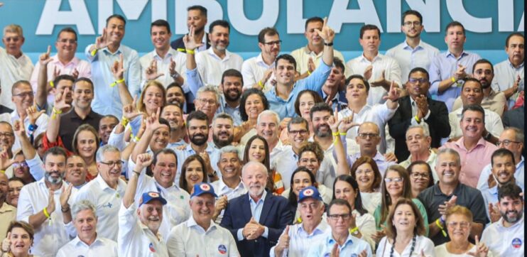 Deputada Cláudia Oliveira recebe ambulância e equipamentos para reforçar a saúde de Eunápolis 15