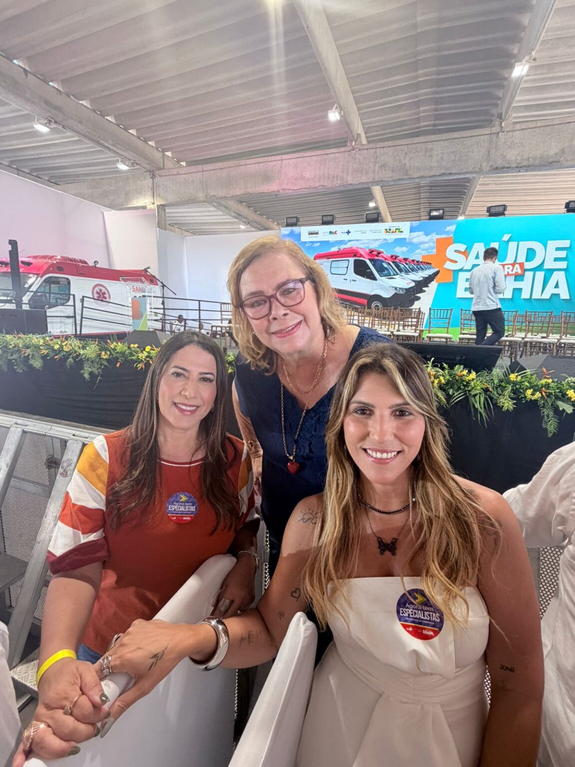 Deputada Cláudia Oliveira recebe ambulância e equipamentos para reforçar a saúde de Eunápolis 9