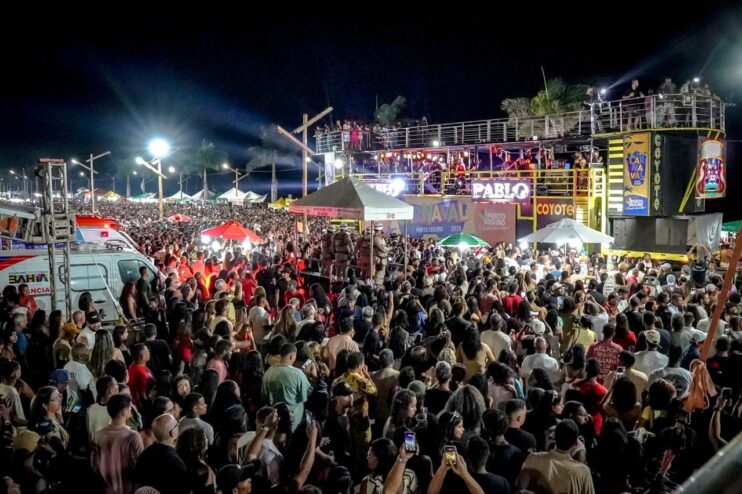 Carnaval de Porto Seguro é aberto com show de Pablo para mais de 100 mil pessoas na Passarela da Cultura 14