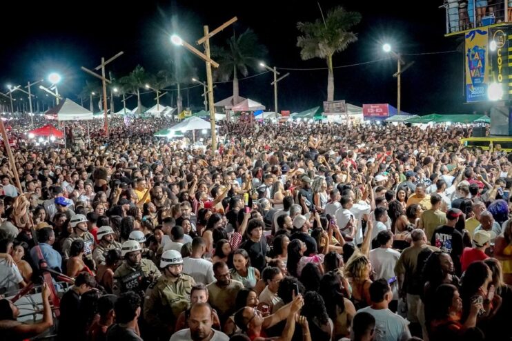 Carnaval de Porto Seguro é aberto com show de Pablo para mais de 100 mil pessoas na Passarela da Cultura 13