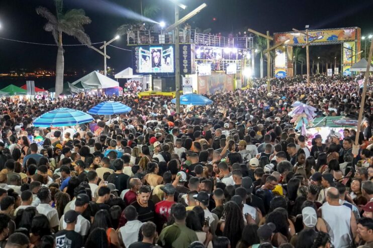 Carnaval de Porto Seguro é aberto com show de Pablo para mais de 100 mil pessoas na Passarela da Cultura 12