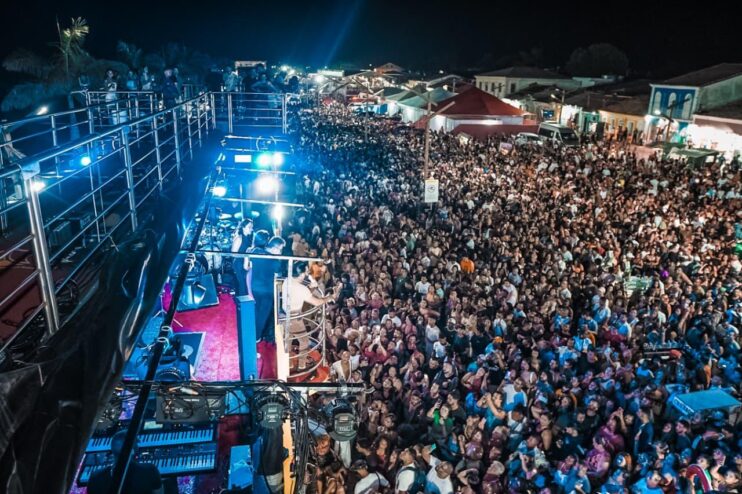 Carnaval de Porto Seguro é aberto com show de Pablo para mais de 100 mil pessoas na Passarela da Cultura 9