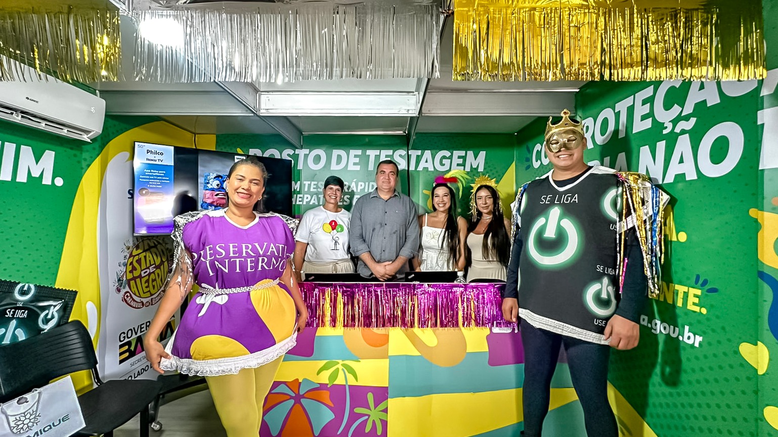 Em um dos maiores carnavais do Brasil a saúde sexual também faz parte da festa 5