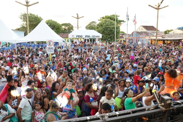 WhatsApp Image 2026-02-15 at 14.25.09 (3) Terceiro dia do Carnaval Cultural de Porto Seguro: a folia que anima, conscientiza e faz a rua brilhar 33