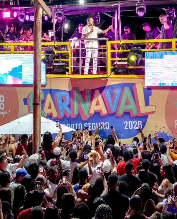WhatsApp Image 2026-02-15 at 14.25.58 (10) Terceiro dia do Carnaval Cultural de Porto Seguro: a folia que anima, conscientiza e faz a rua brilhar 22