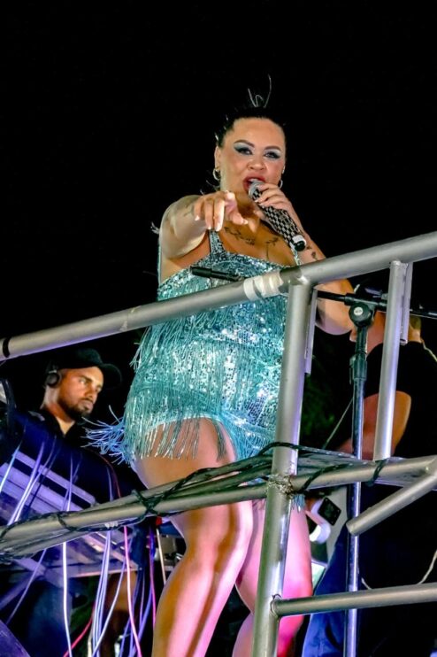 WhatsApp Image 2026-02-15 at 14.25.58 (5) Terceiro dia do Carnaval Cultural de Porto Seguro: a folia que anima, conscientiza e faz a rua brilhar 27