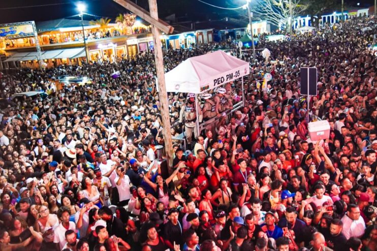 WhatsApp Image 2026-02-15 at 14.26.35 (1) Terceiro dia do Carnaval Cultural de Porto Seguro: a folia que anima, conscientiza e faz a rua brilhar 18