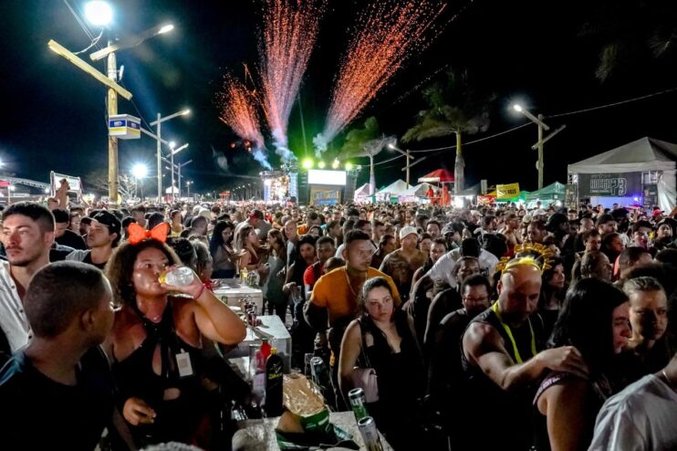 Psirico arrasta multidão e marca o quarto dia de Carnaval em Porto Seguro 30