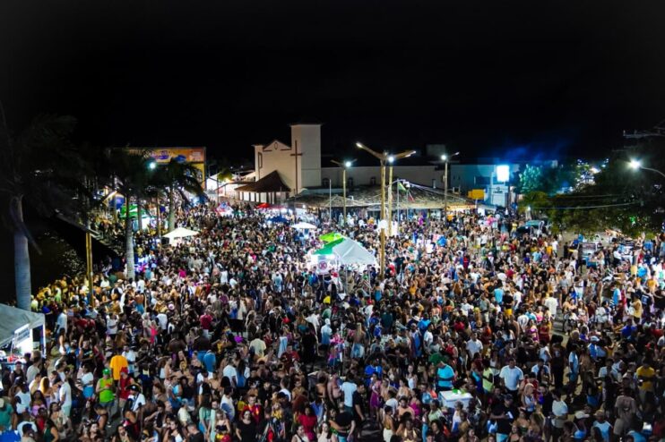 Psirico arrasta multidão e marca o quarto dia de Carnaval em Porto Seguro 26