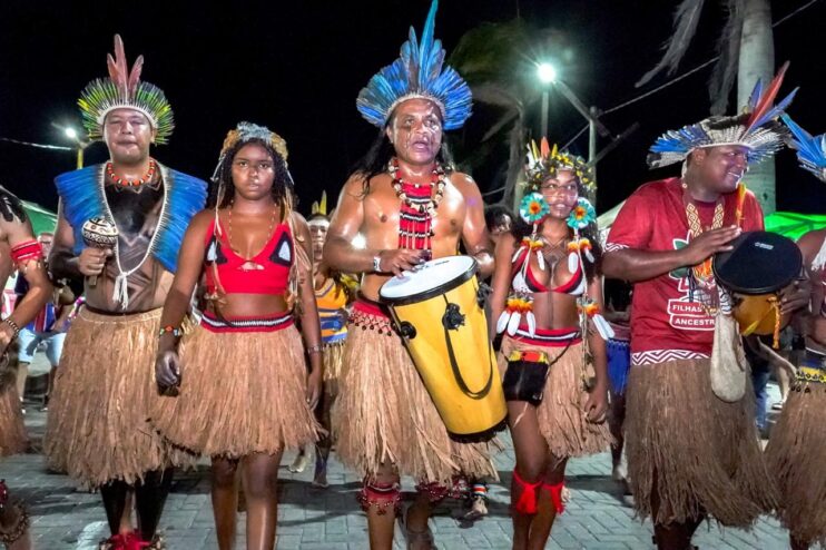 Psirico arrasta multidão e marca o quarto dia de Carnaval em Porto Seguro 17