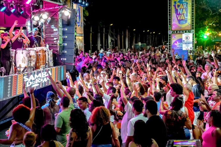 Psirico arrasta multidão e marca o quarto dia de Carnaval em Porto Seguro 24