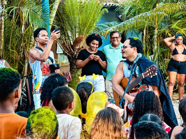 Psirico arrasta multidão e marca o quarto dia de Carnaval em Porto Seguro 12