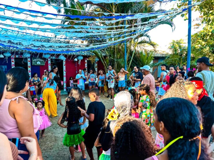 Psirico arrasta multidão e marca o quarto dia de Carnaval em Porto Seguro 11