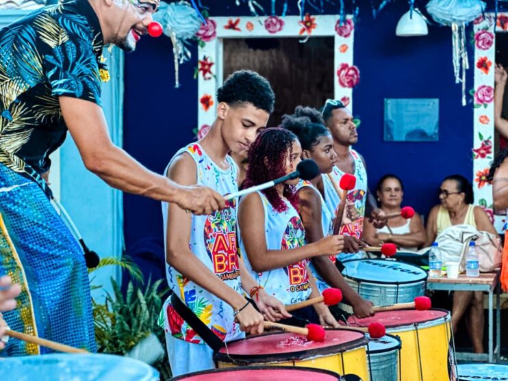 Psirico arrasta multidão e marca o quarto dia de Carnaval em Porto Seguro 10