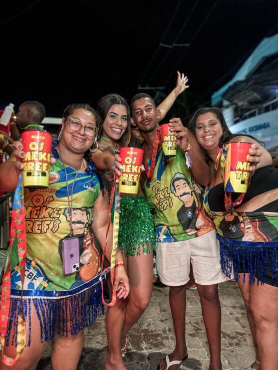 Psirico arrasta multidão e marca o quarto dia de Carnaval em Porto Seguro 9