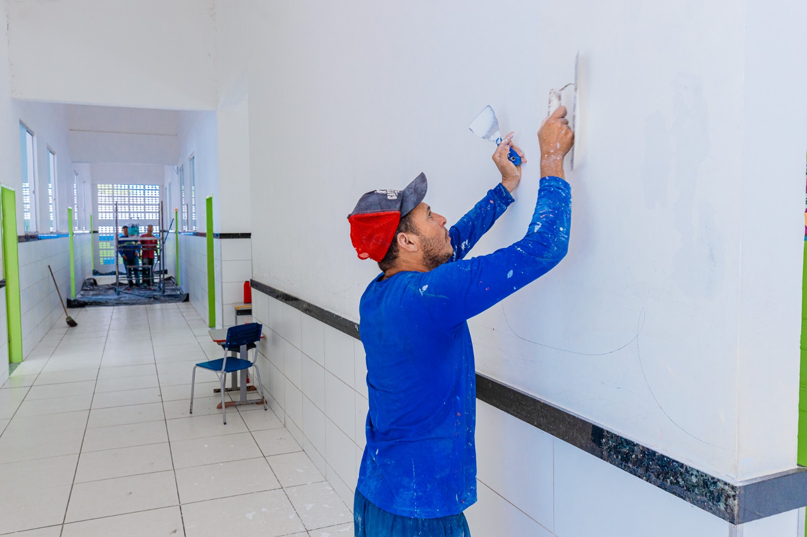 Eunápolis avança na reforma das escolas, entrega novo mobiliário e garante piso anti-impacto nas quadras esportivas 6