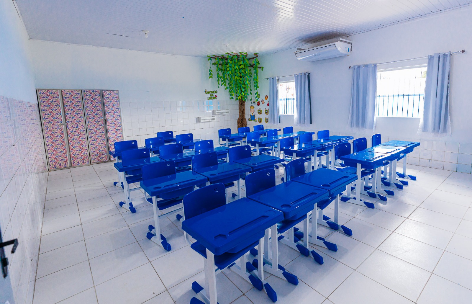 Eunápolis avança na reforma das escolas, entrega novo mobiliário e garante piso anti-impacto nas quadras esportivas 7