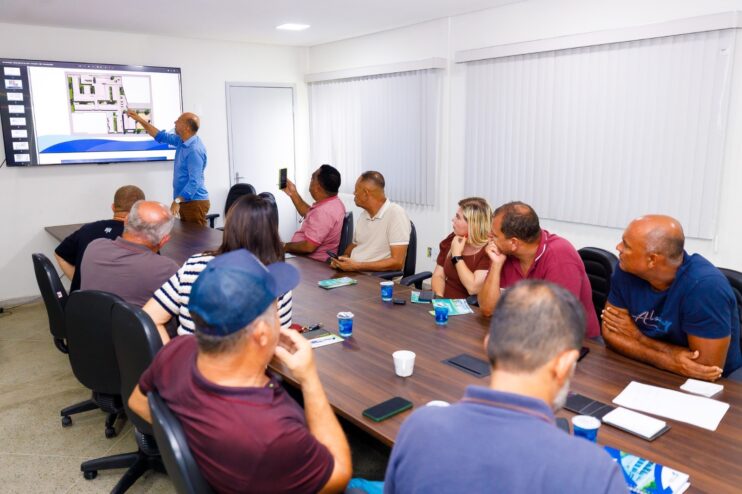 38987547-8a62-42bd-a588-70a54cb475c7 Robério apresenta projetos de infraestrutura e anuncia novos secretários em Eunápolis 17