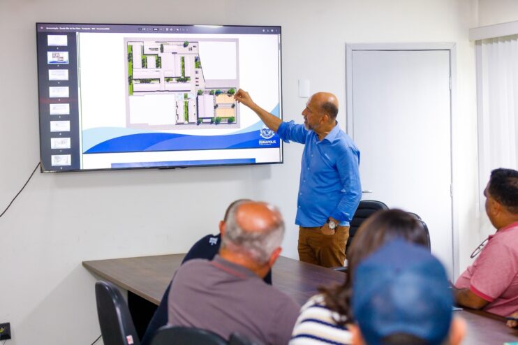 3e130af1-d458-4ccb-bb85-52c6f52cfa2e Robério apresenta projetos de infraestrutura e anuncia novos secretários em Eunápolis 19