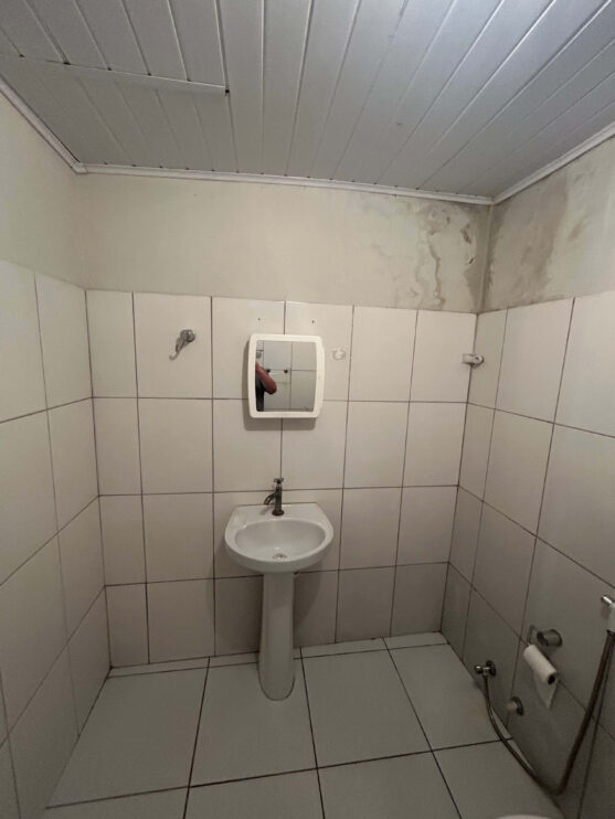 Casa à venda no Centro de Eunápolis oferece conforto e localização privilegiada 12