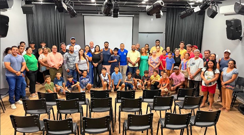Prefeitura de Eunápolis reúne pais e apresenta escolinhas de Futebol e Futsal 6