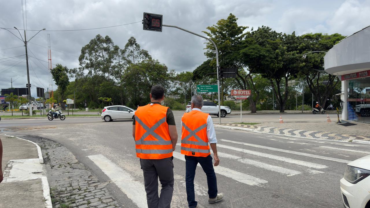 Prefeitura de Eunápolis realiza estudo técnico para melhorar trânsito e estacionamento no Centro 8
