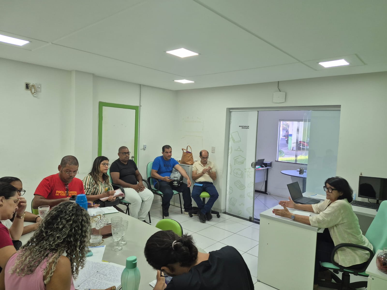Prefeitura de Eunápolis reforça diálogo com APLB e garante reajuste de 5,4% com pagamento retroativo aos professores 5