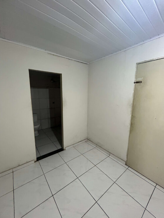 Casa à venda no Centro de Eunápolis oferece conforto e localização privilegiada 24