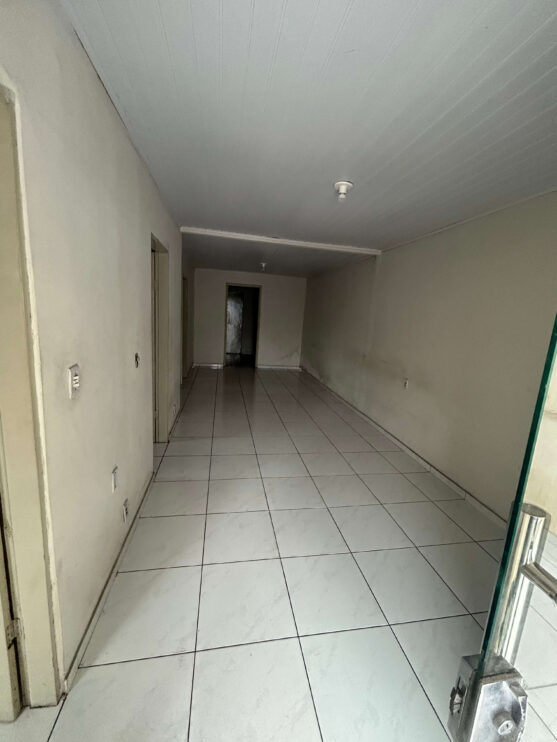 Casa à venda no Centro de Eunápolis oferece conforto e localização privilegiada 26