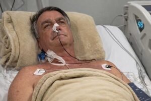 Bolsonaro apresenta melhora na UTI e inicia tratamento odontológico em Brasília 3