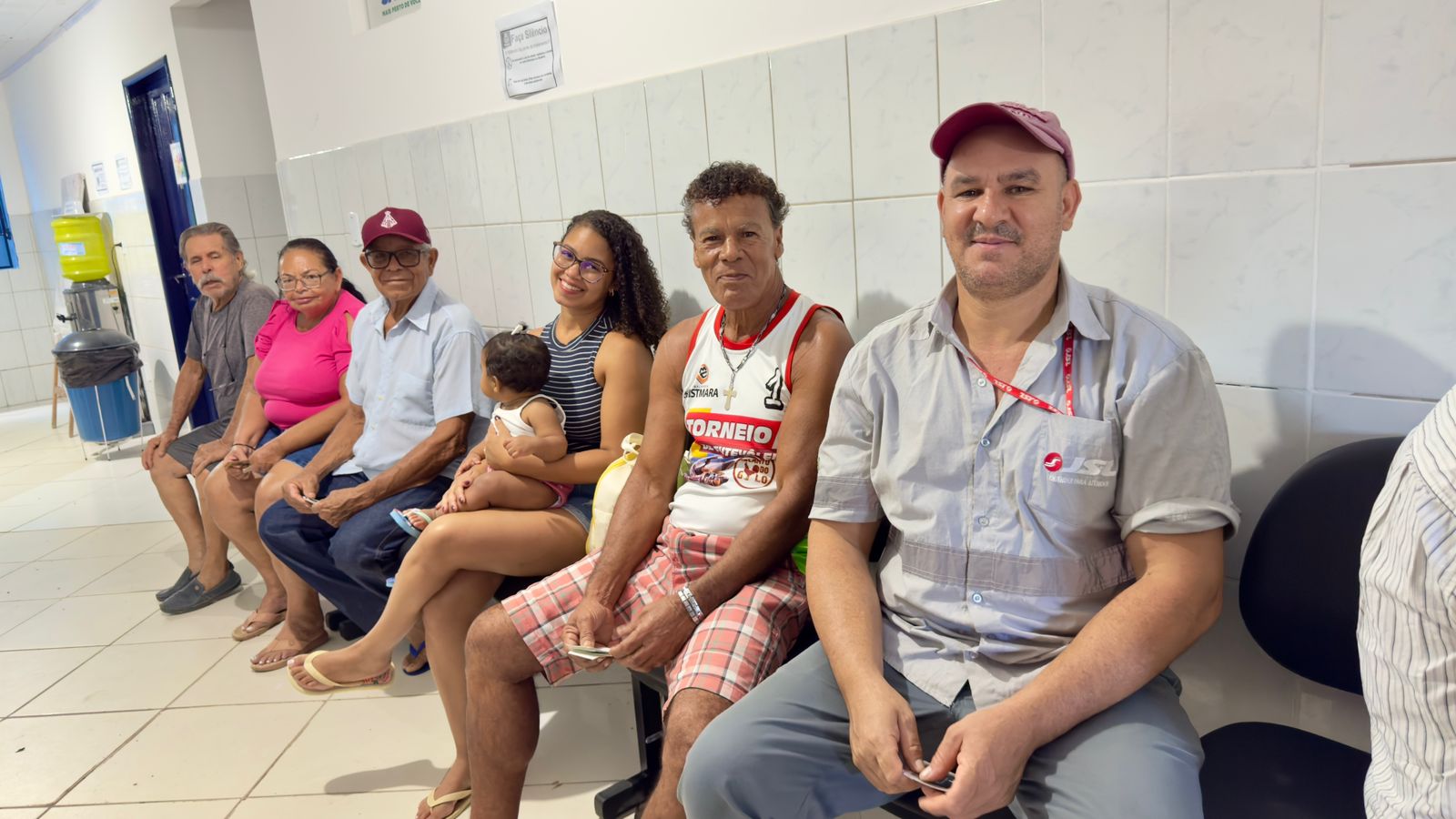 Prefeitura de Eunápolis supera expectativas e vacina mais de 2 mil pessoas no Dia D contra gripe 8