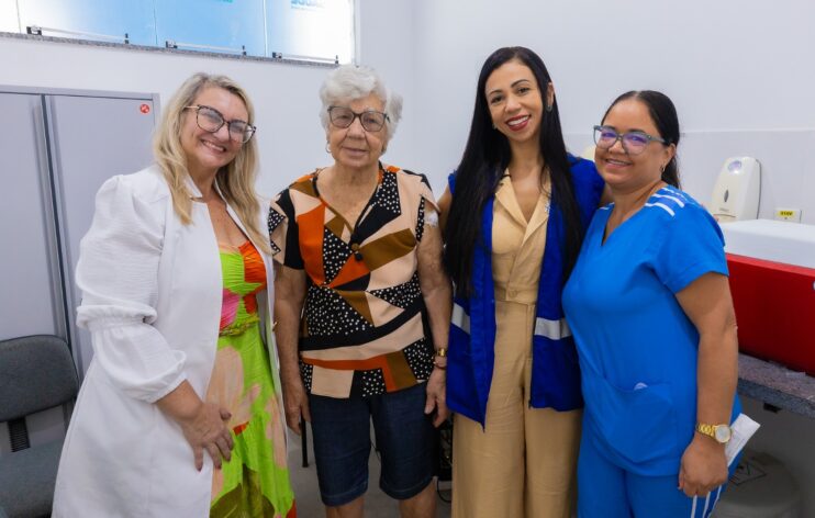 Prefeitura de Eunápolis supera expectativas e vacina mais de 2 mil pessoas no Dia D contra gripe 12