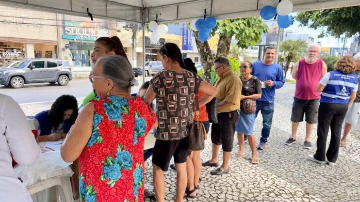 Prefeitura de Eunápolis supera expectativas e vacina mais de 2 mil pessoas no Dia D contra gripe 16